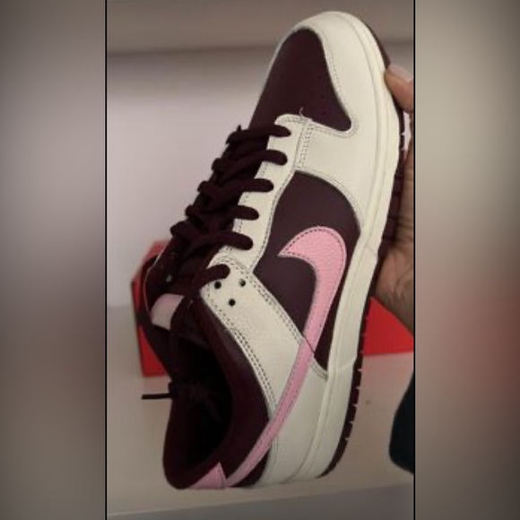 SOLD 😍😍😍Nike Air Valentines men’s size 11 BNIB - Picture 2 of 5